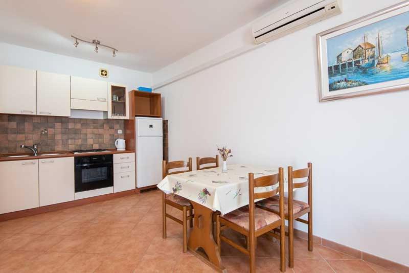 Putniković Apartmani Dubravko מראה חיצוני תמונה