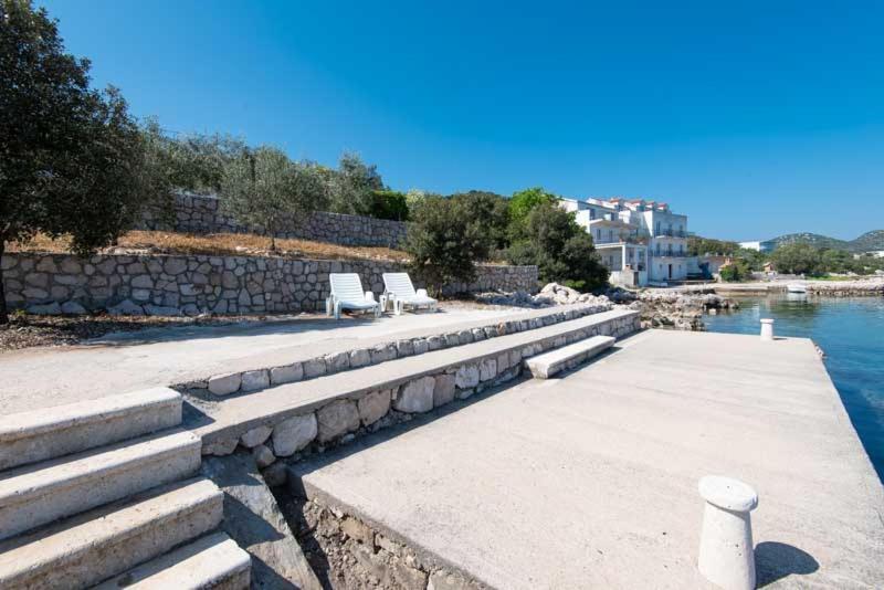 Putniković Apartmani Dubravko מראה חיצוני תמונה